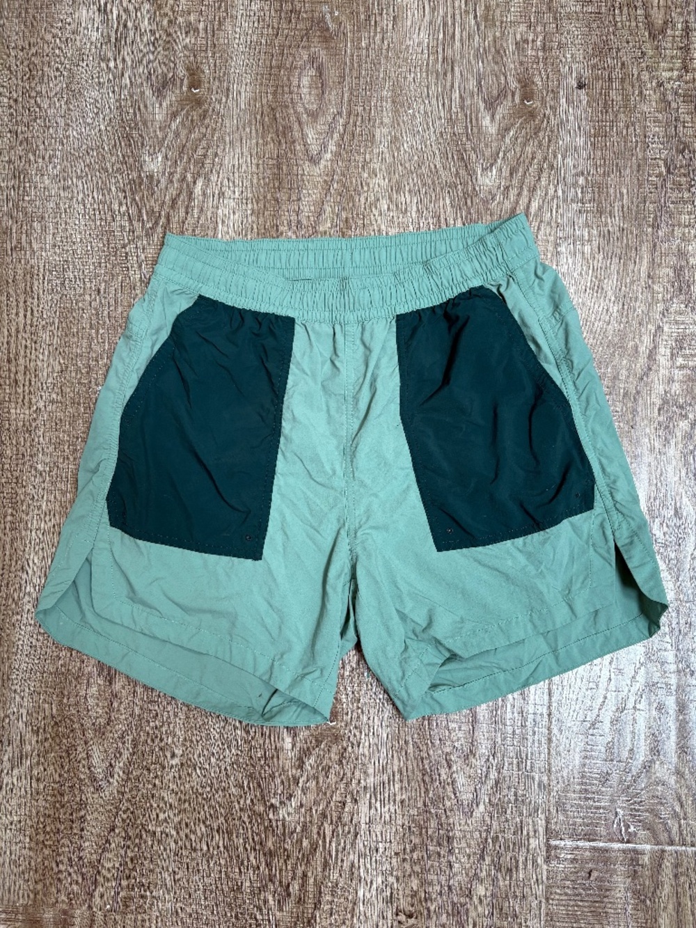 Mountain Equipment Green Contrast Athletic Shorts
